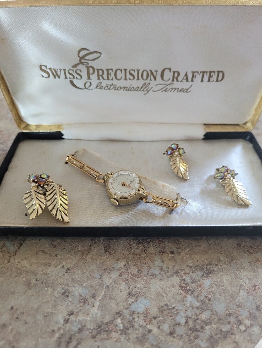 Vintage Swiss Waldman Gold Tone Leaf Watch Rhinestone Earrings And Brooch Set